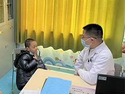 河南省婦幼專家義診活動走進(jìn)臥龍區(qū)婦幼保健院
