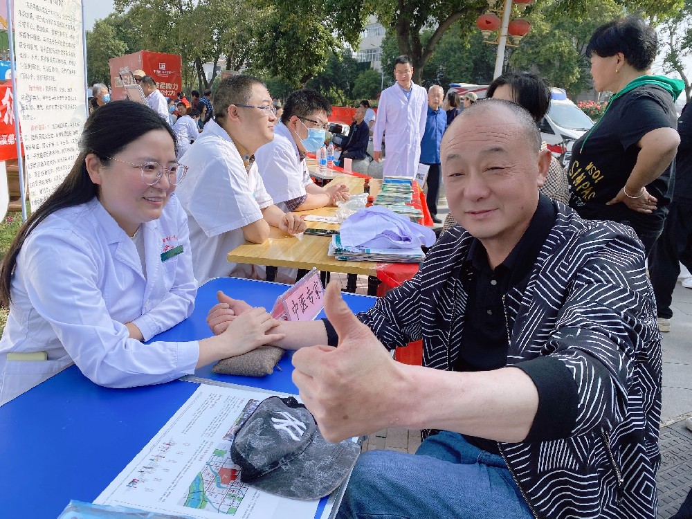 “愛衛(wèi)新篇章，健康‘心’生活”--臥龍婦幼積極參與愛國衛(wèi)生月宣傳義診活動